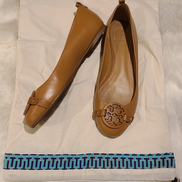 Tory Burch Gabriel Flats, size 7, Tiramisu color - Picture 3 of 5